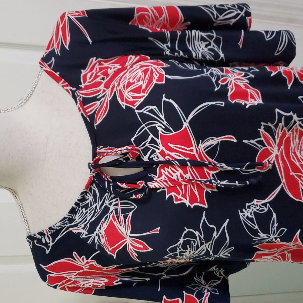 Espresso Navy & Red Roses Floral Flutter Sleeves Jersey Top M - Picture 2 of 7